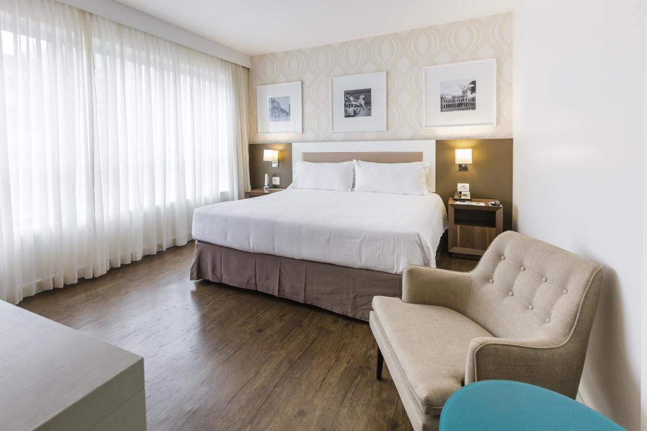 Standard King Room Mid Floor