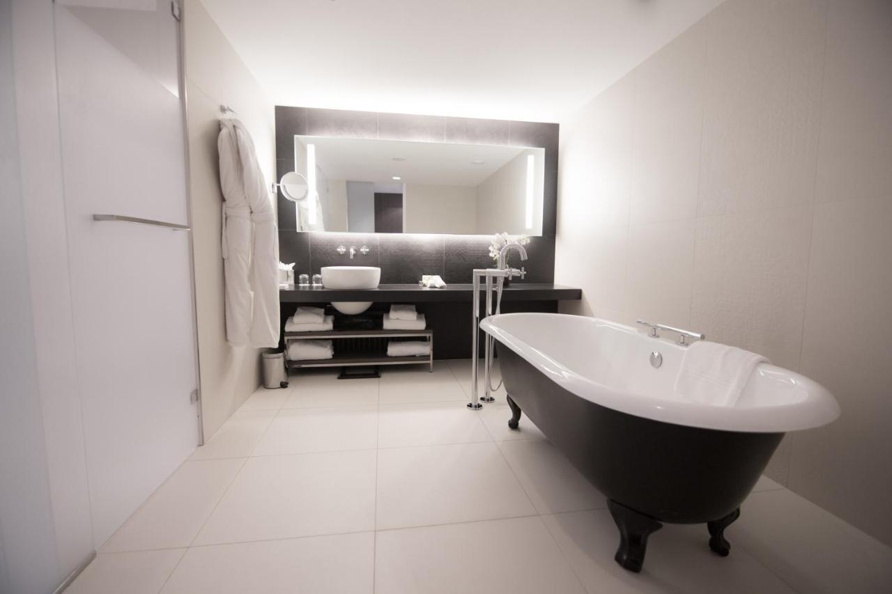 Premium King Room with Sofa Bed,1340311058:JPEG