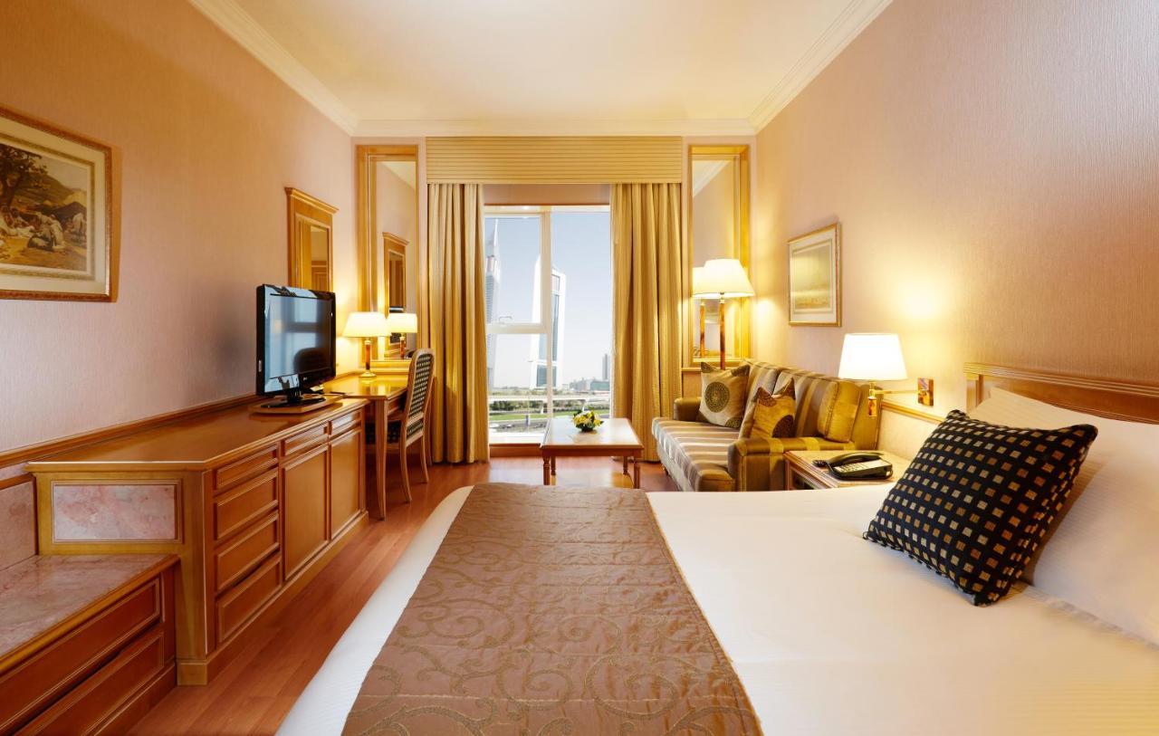 Junior Suite Sheikh Zayed Road View