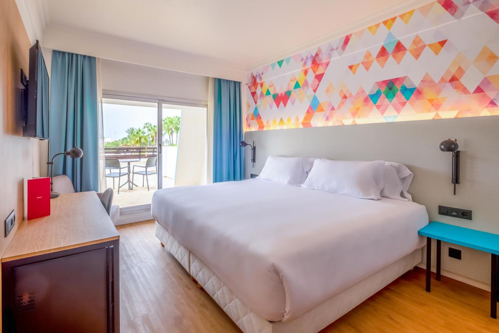 Superior Double or Twin Room with Pool View