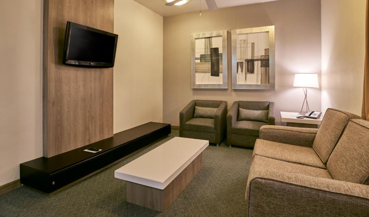 Two-Bedroom King Suite,1706610927:JPEG
