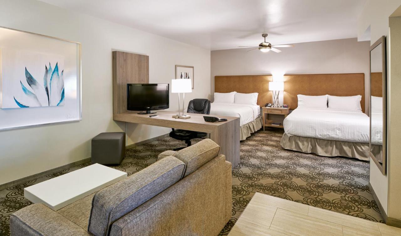 Double Suite Two Double Beds Non-Smoking