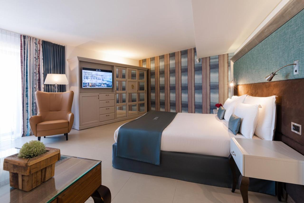 Junior Suite with Balcony