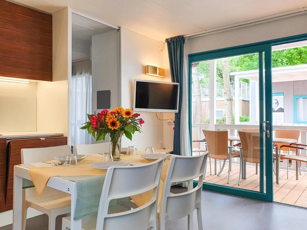 Mobile Home (4 Adults),1077431317:JPEG