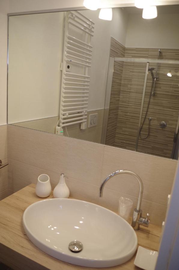 Double or Twin Room Private Bathroom,1091633118:JPEG