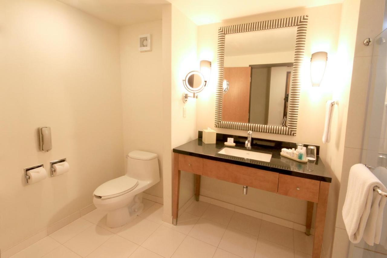Standard Queen Room with Two Queen Beds,1293393760:JPEG