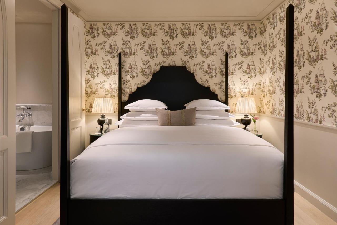 Courtyard Suite