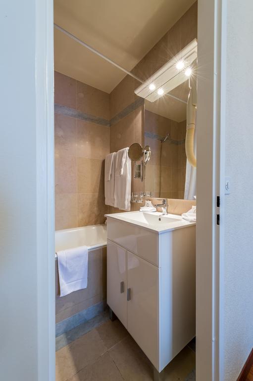 Single Room,120186558:JPEG