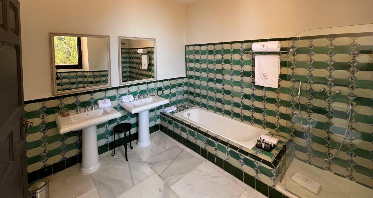 Double Room,1476735940:JPEG