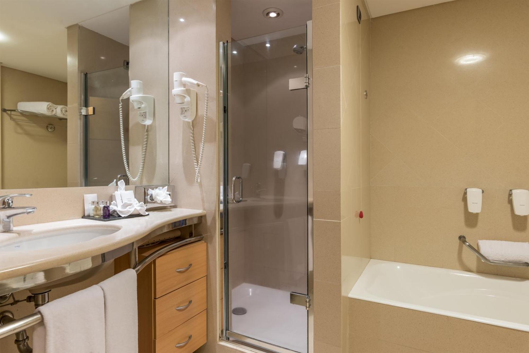 Double or Twin Room Garden View