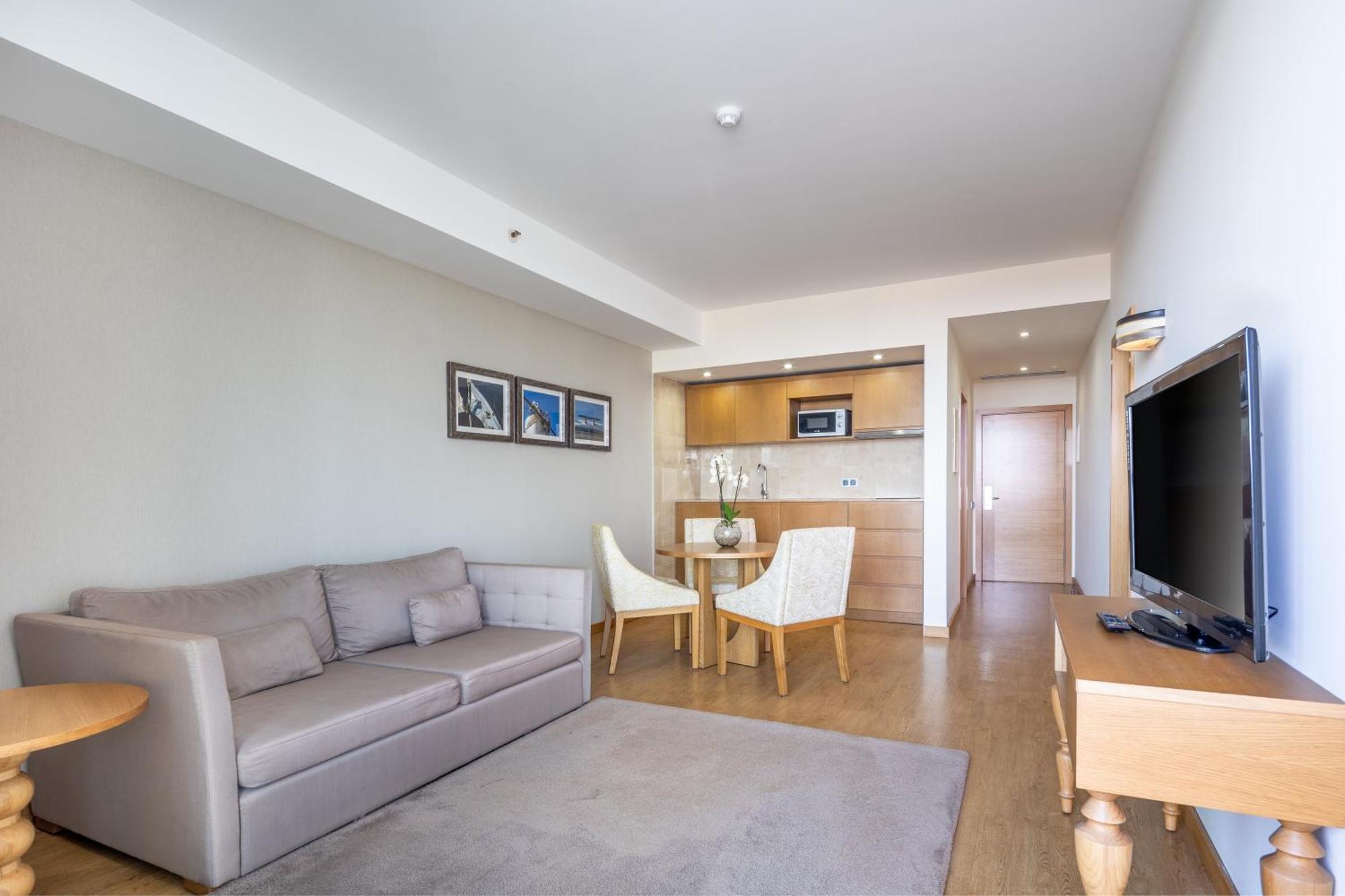 Suite with Kitchenette