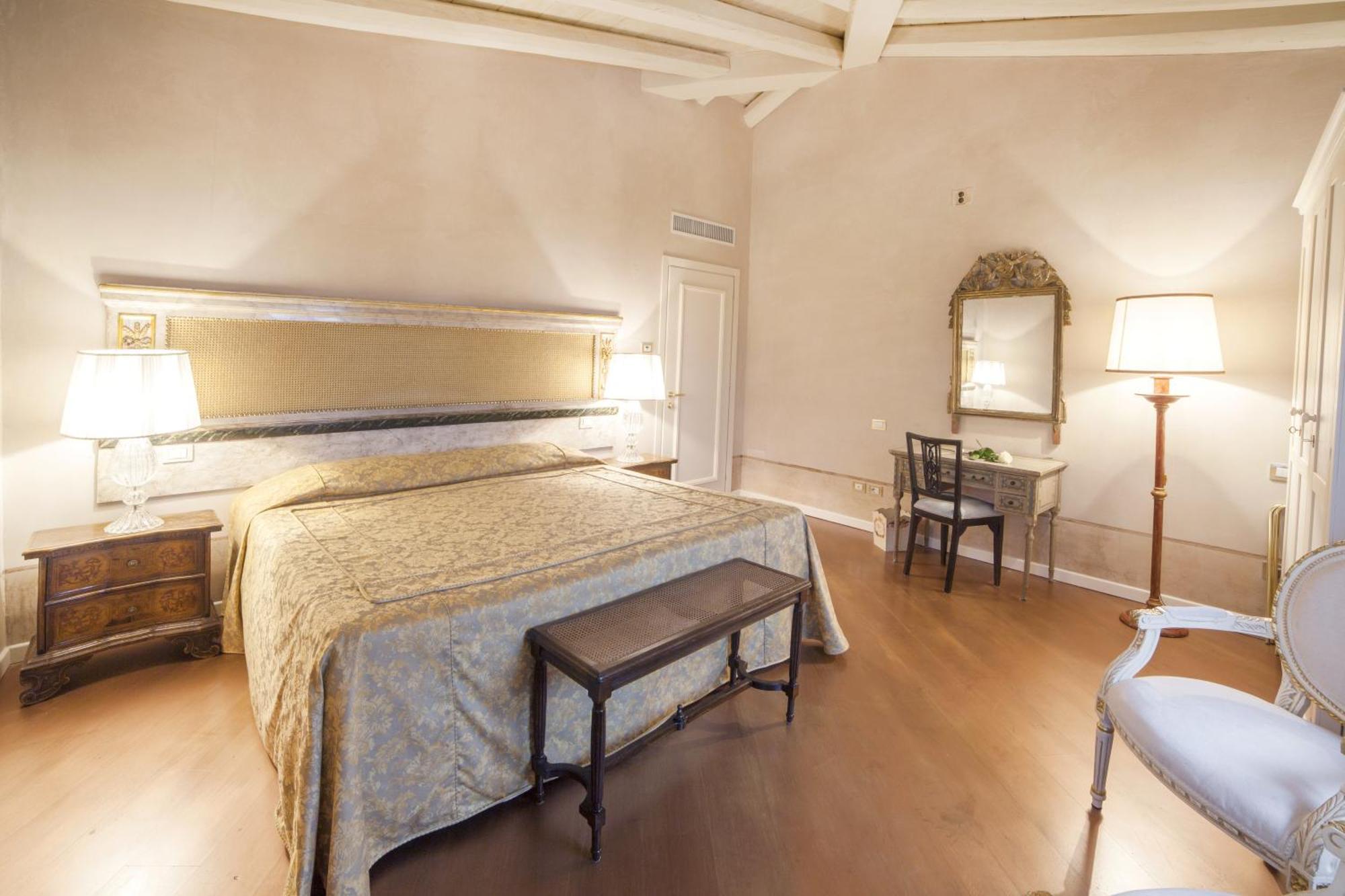 Executive Suite,1274624506:JPEG