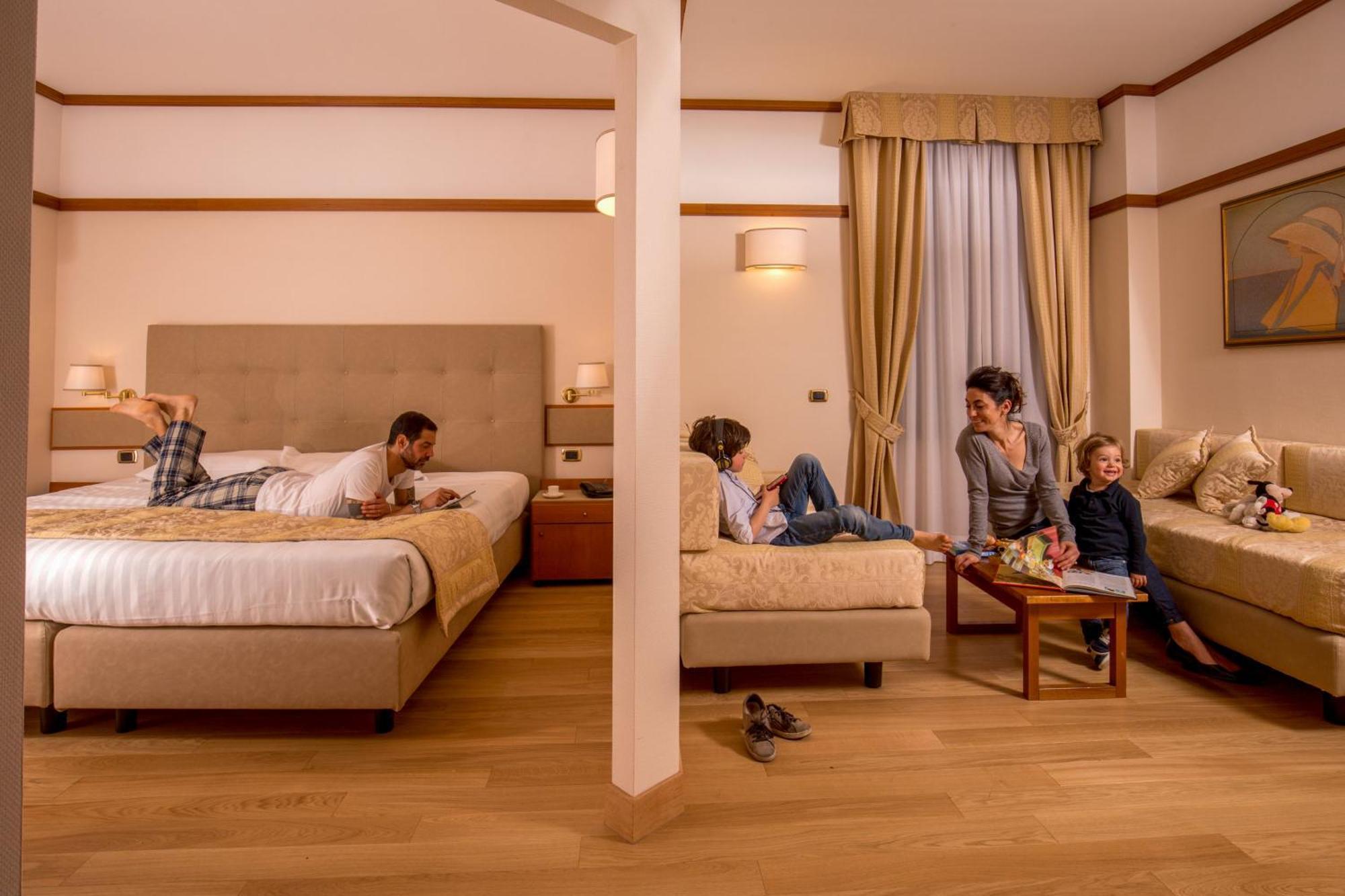 Familiekamer (2 Volwassenen + 2 Kinderen)