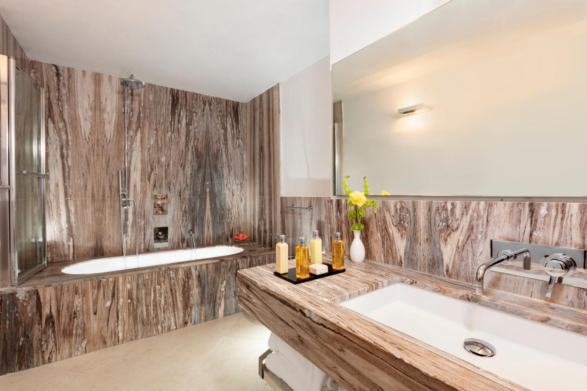 Deluxe Double Room with Sea View,1213995814:JPEG