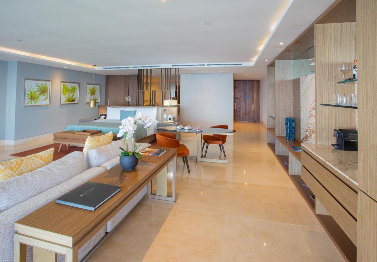 Grand Class Suite Ocean Front