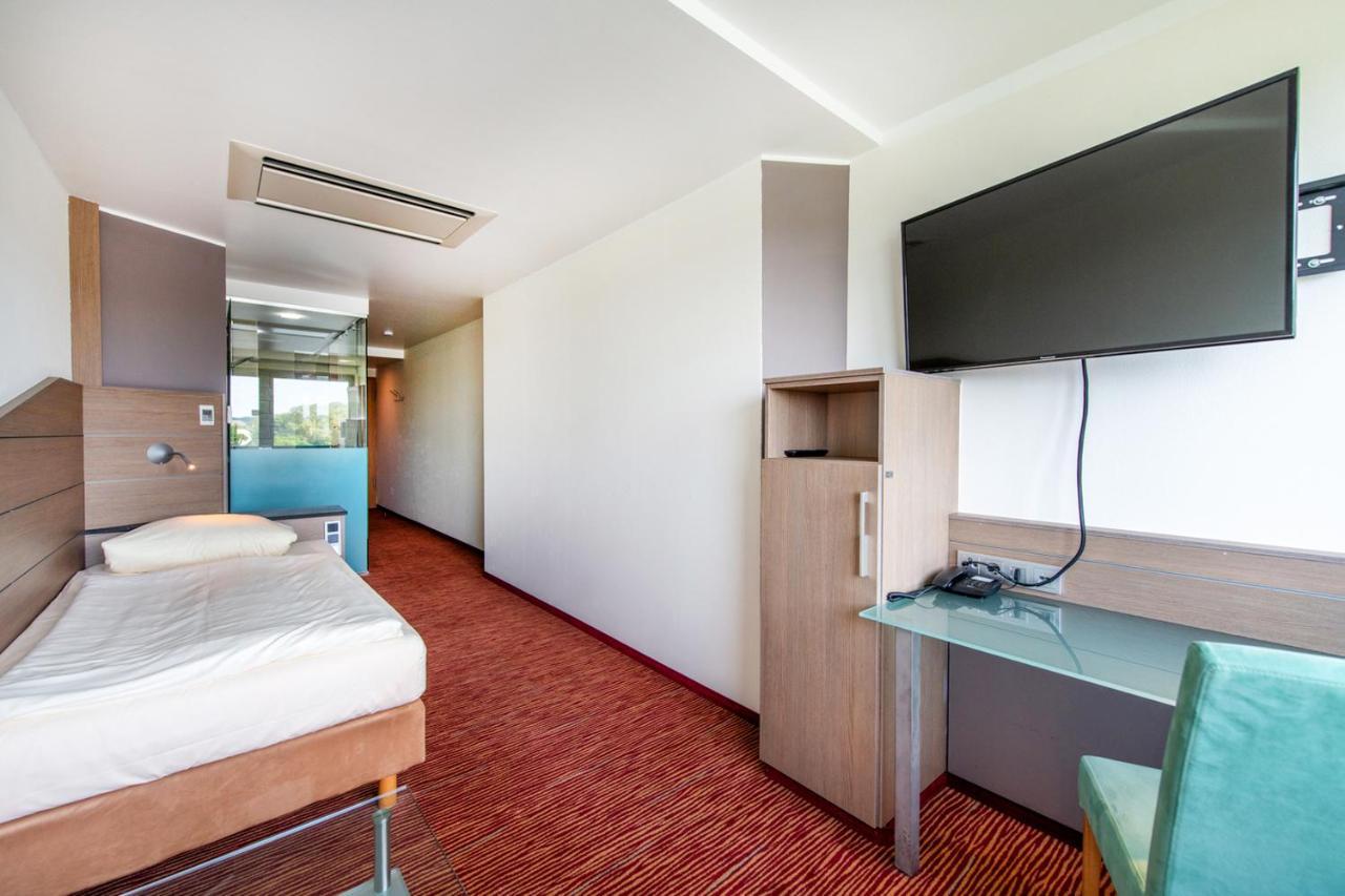 Superior Single Room River View