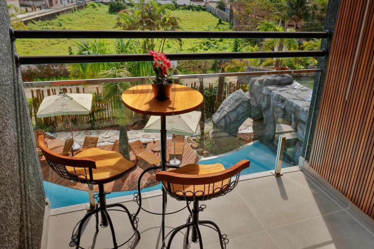Suite Pool View