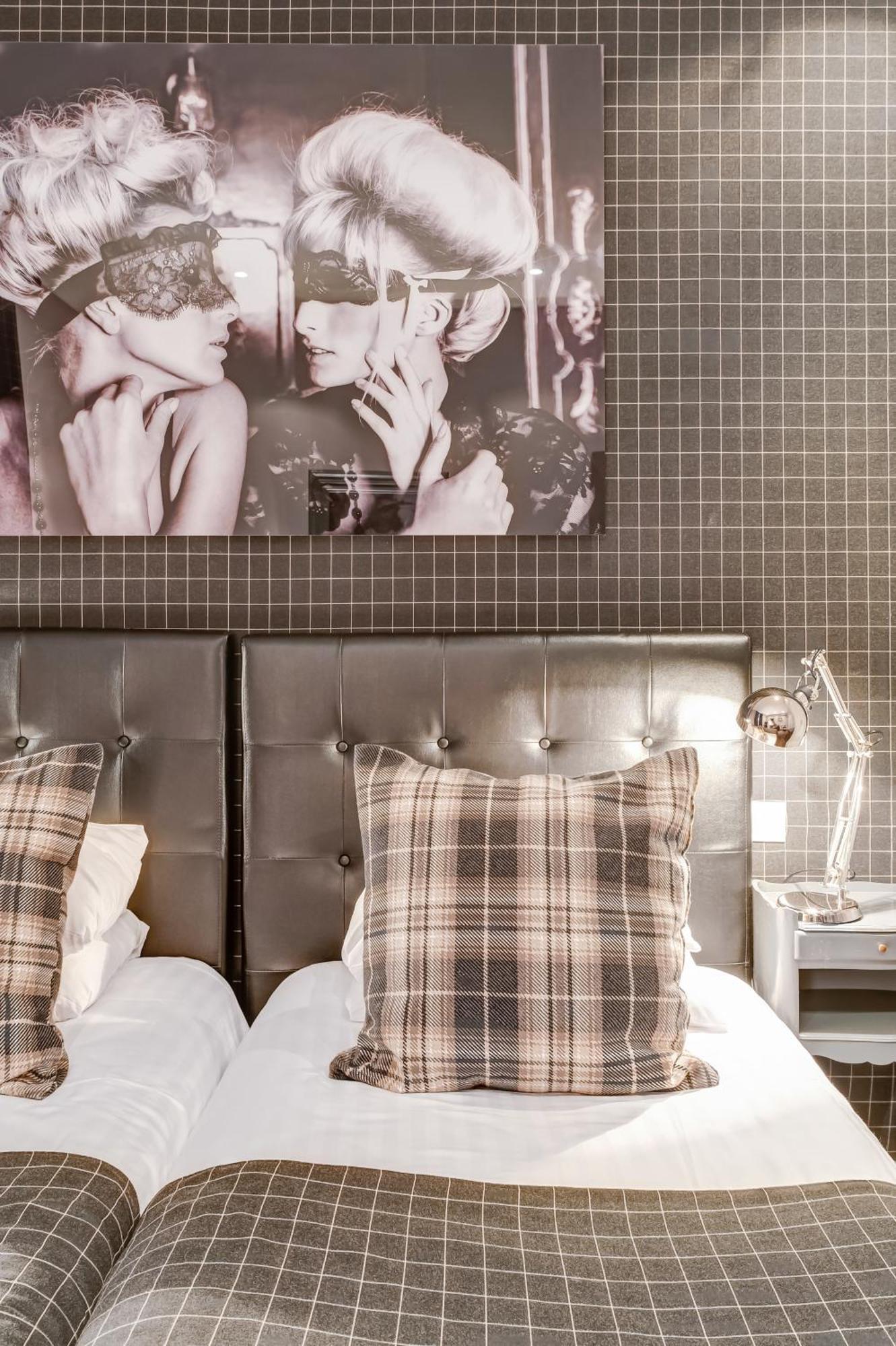 Club Twin Room