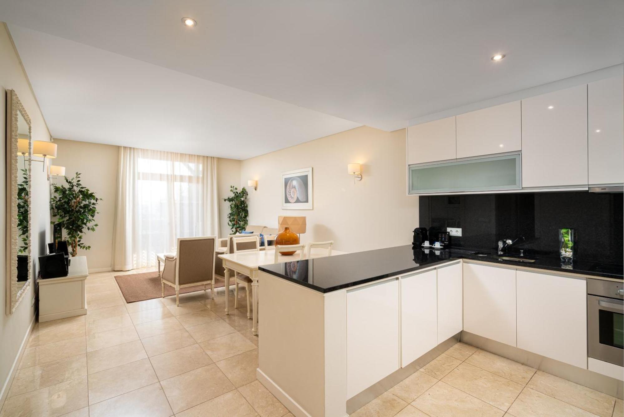 One-Bedroom Luxury Suite