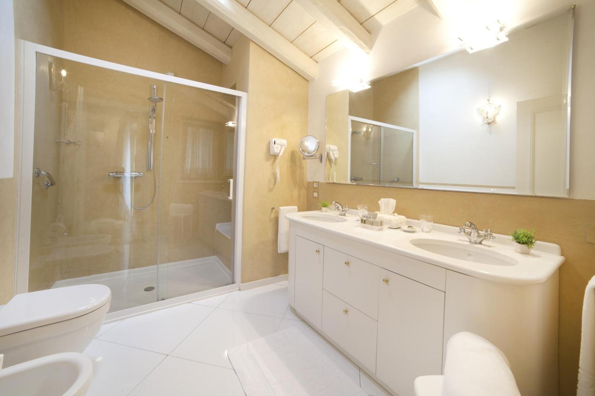 Large Double or Twin Room,1274624809:JPEG