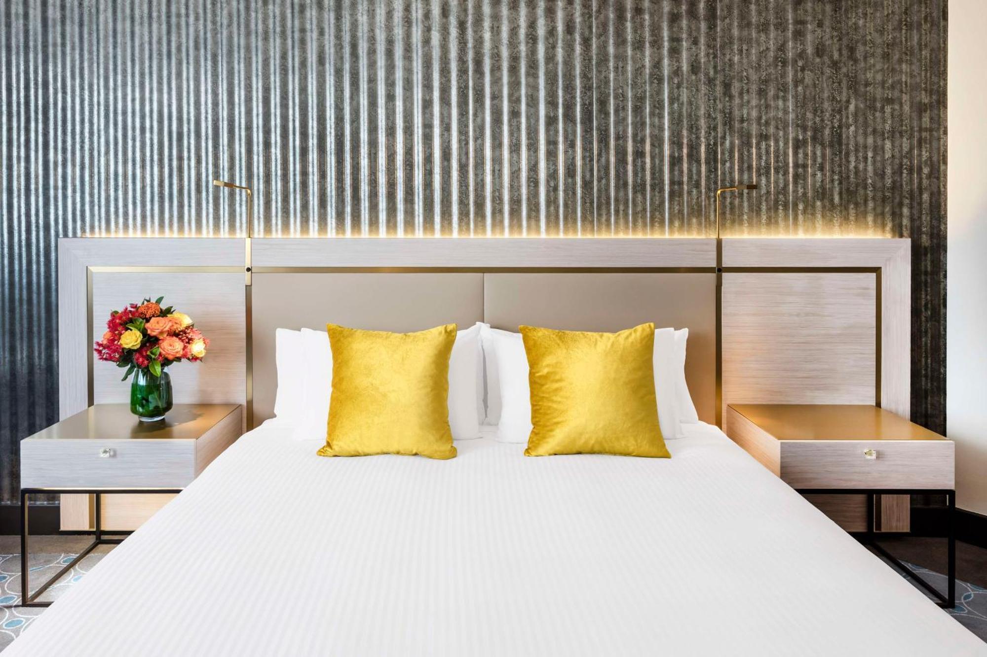 Premier Queen Room - Atrium View,1436215828:JPEG