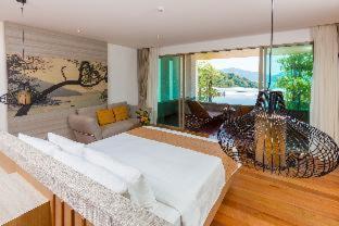 Pool Suite Sea View