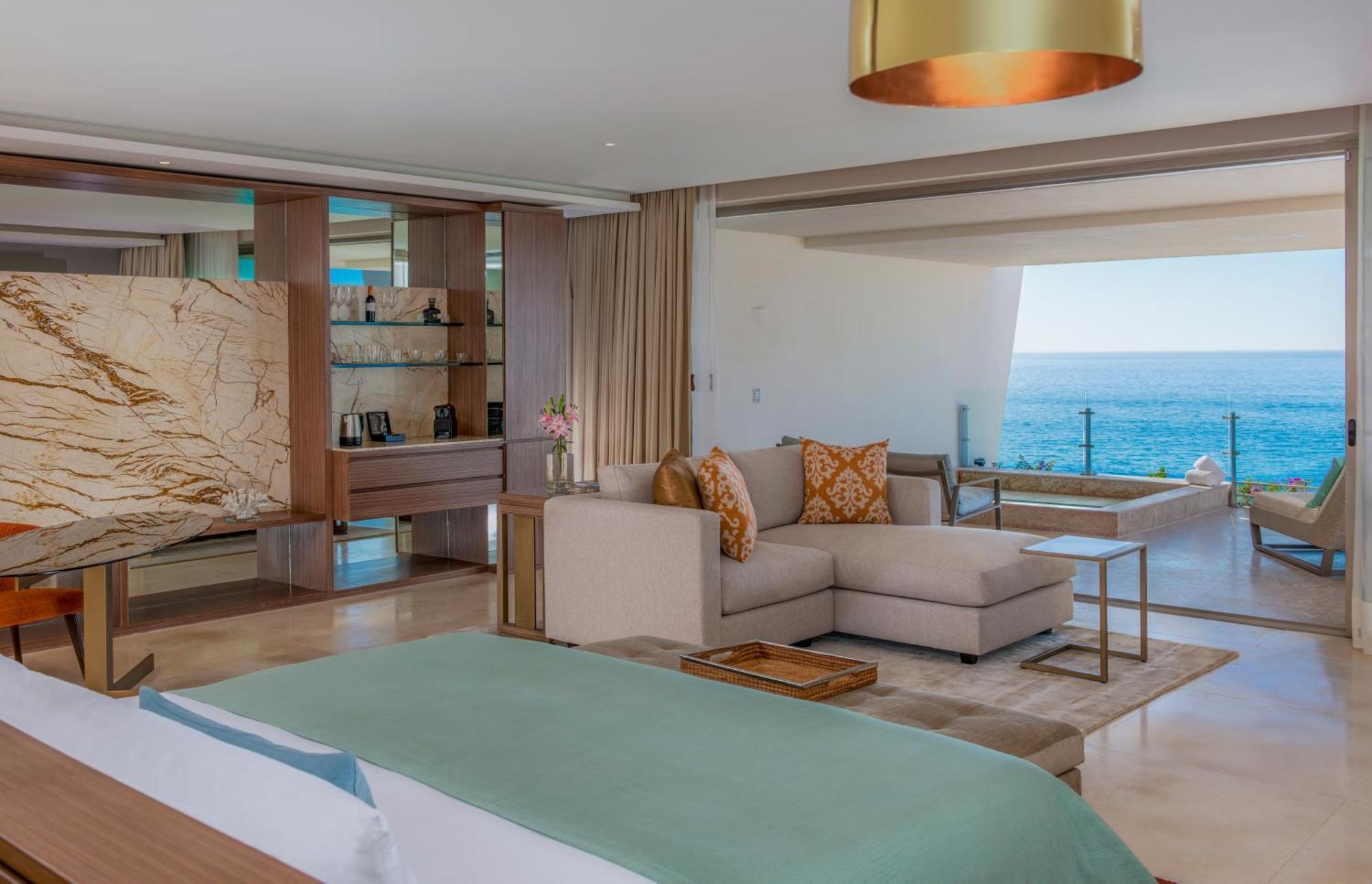 Grand Class Suite Ocean Front