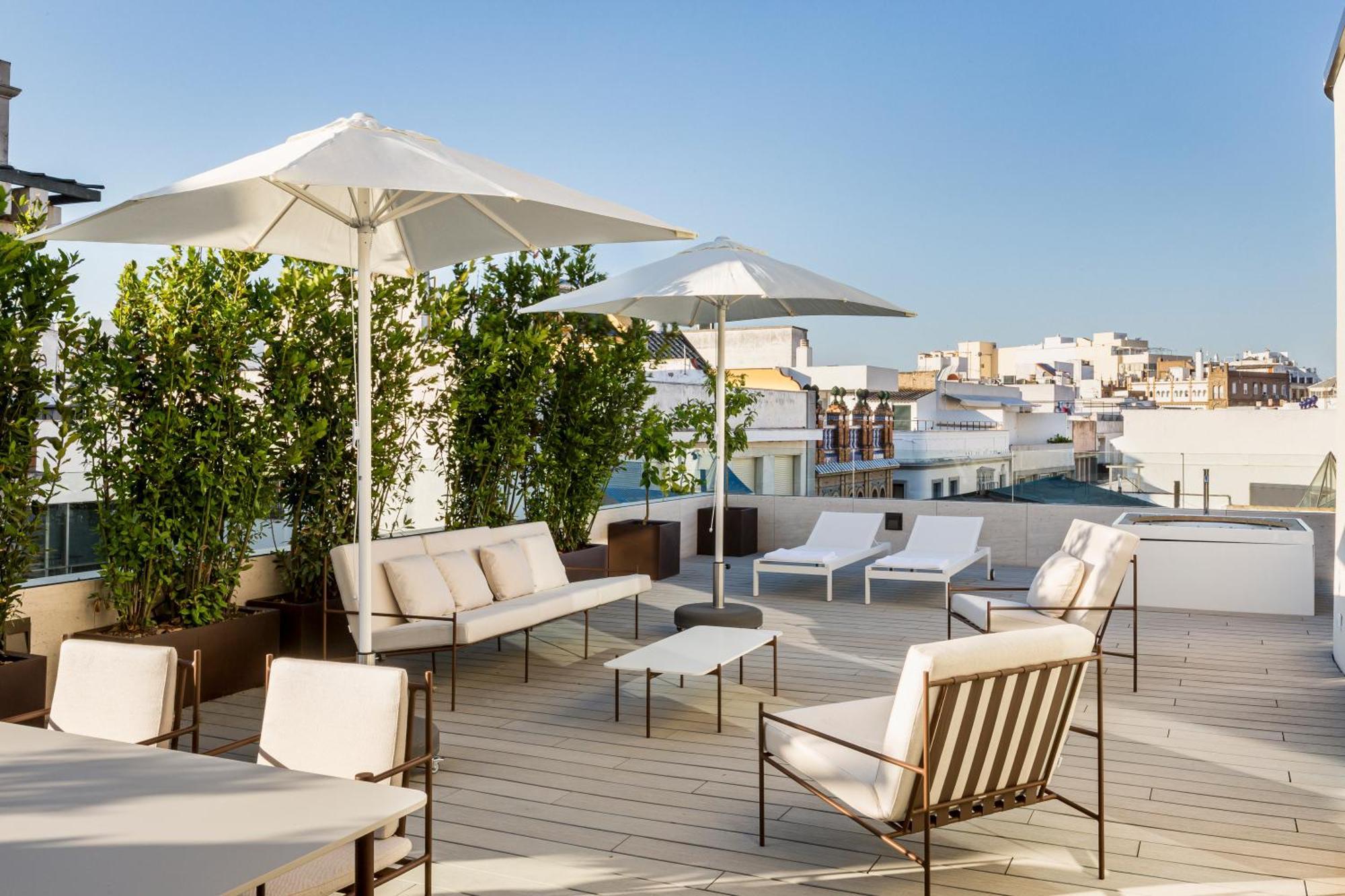 Suite Présidentielle avec Terrasse et Bain à Remous