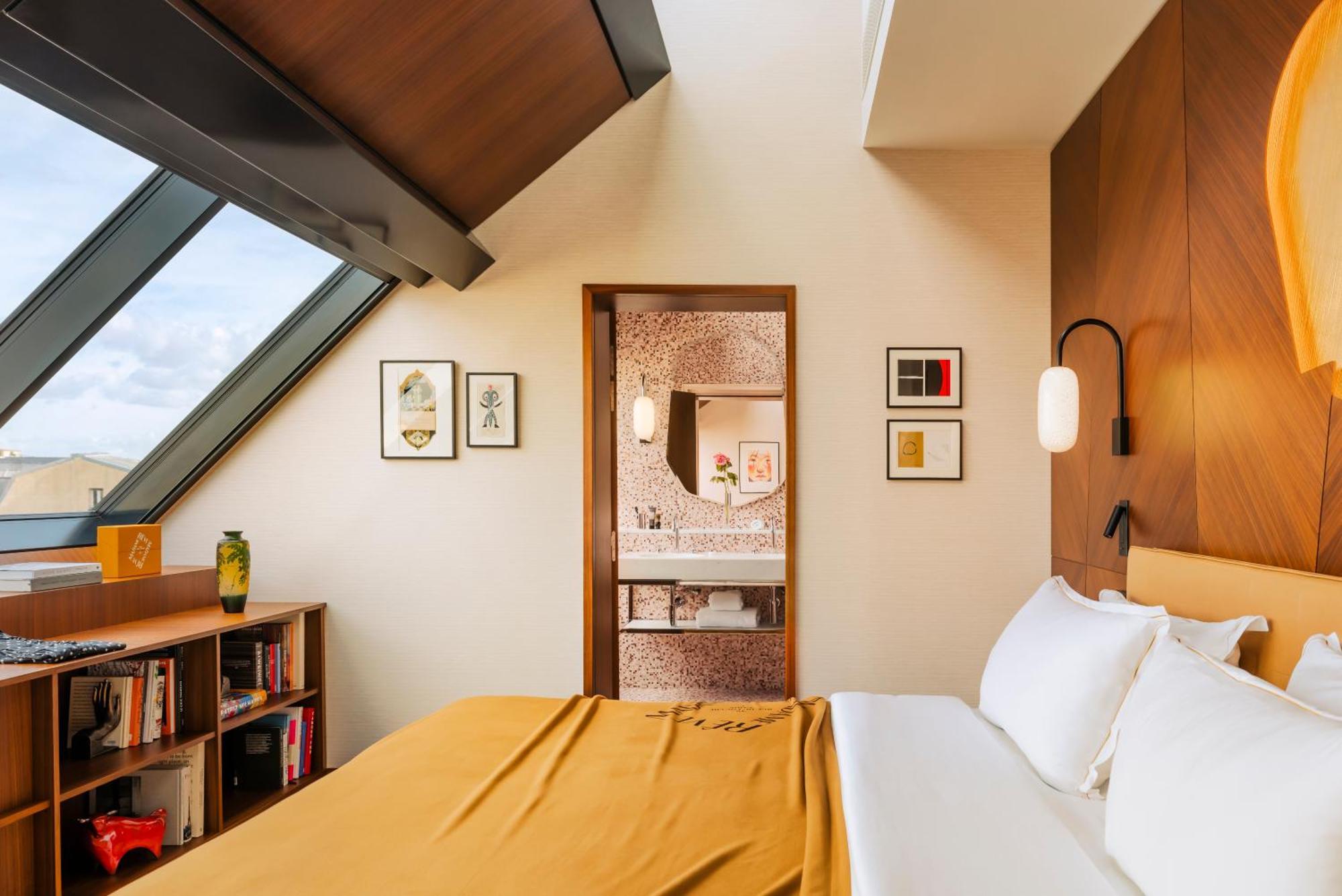 Suite avec Vue sur Toits Parisiens - Atelier