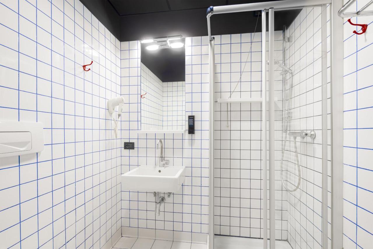Posto Letto in Dormitorio con 3 Letti