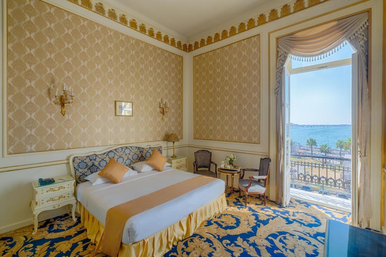 Chambre Supérieure Golden avec Dîner Léger - Vue Directe sur la Mer