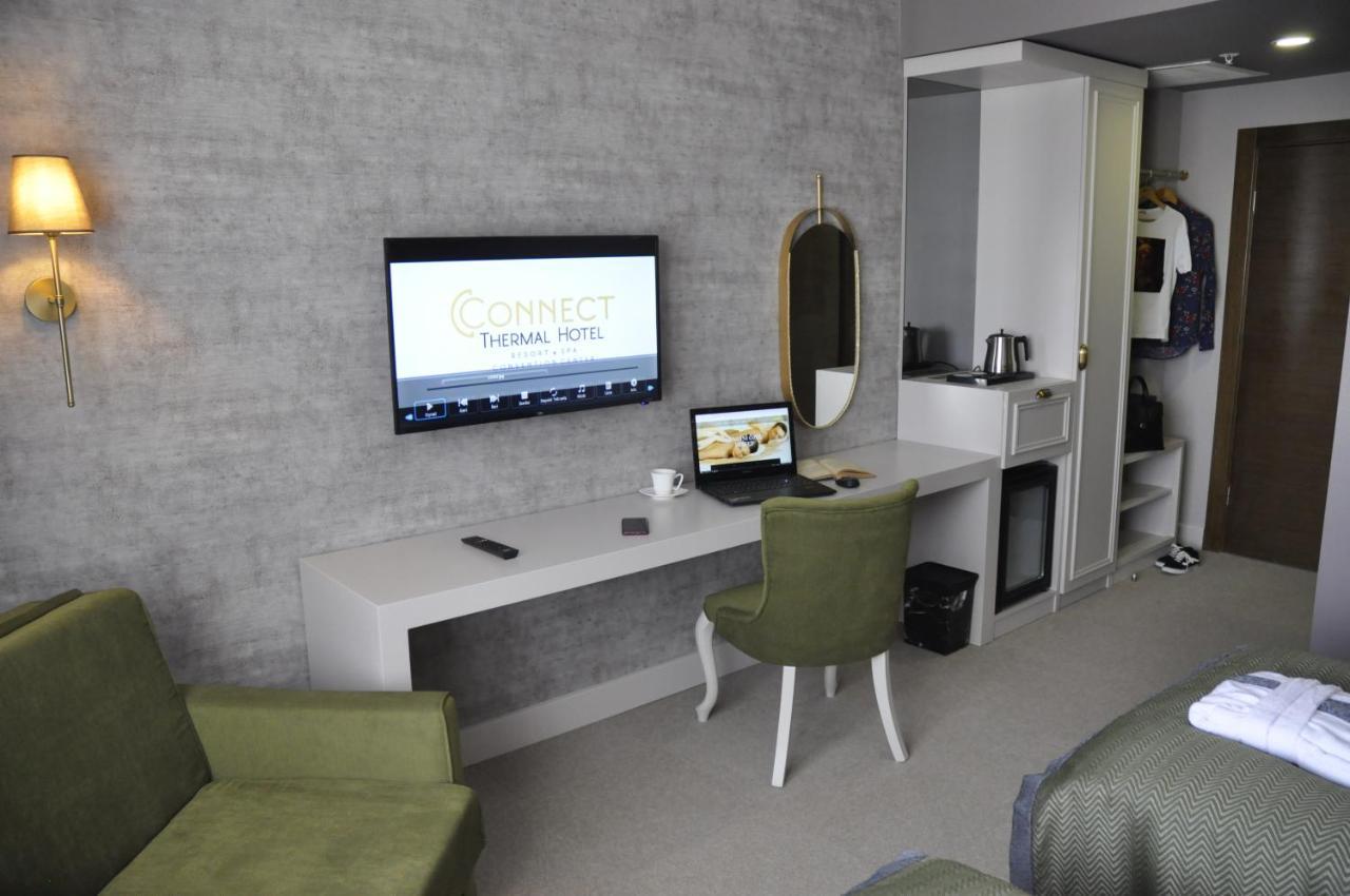Family Room,1299444145:JPEG