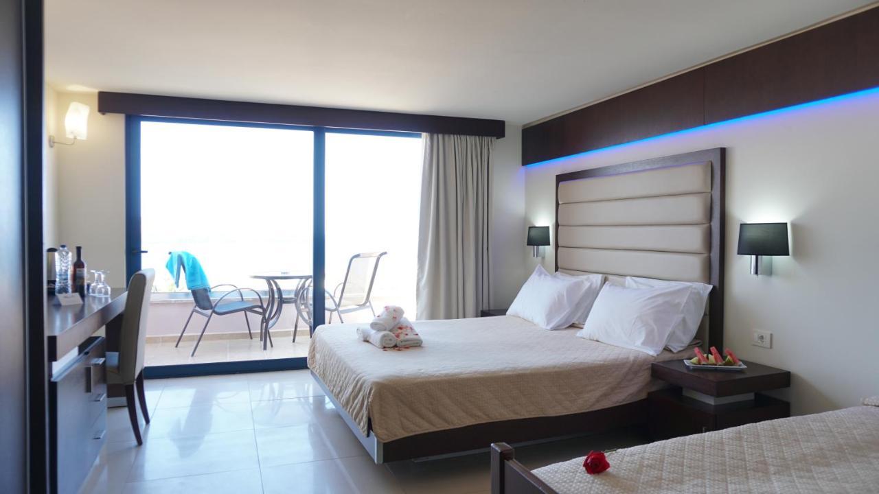 Double Room Sea View Sharing Pool