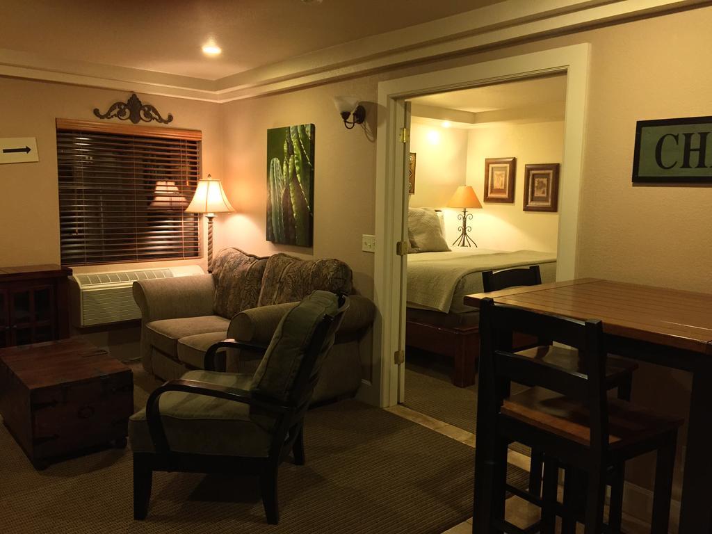 King Suite,132403473:JPEG