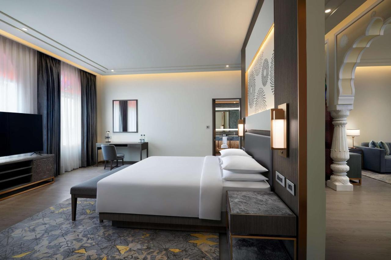 Royal Diplomat Suite