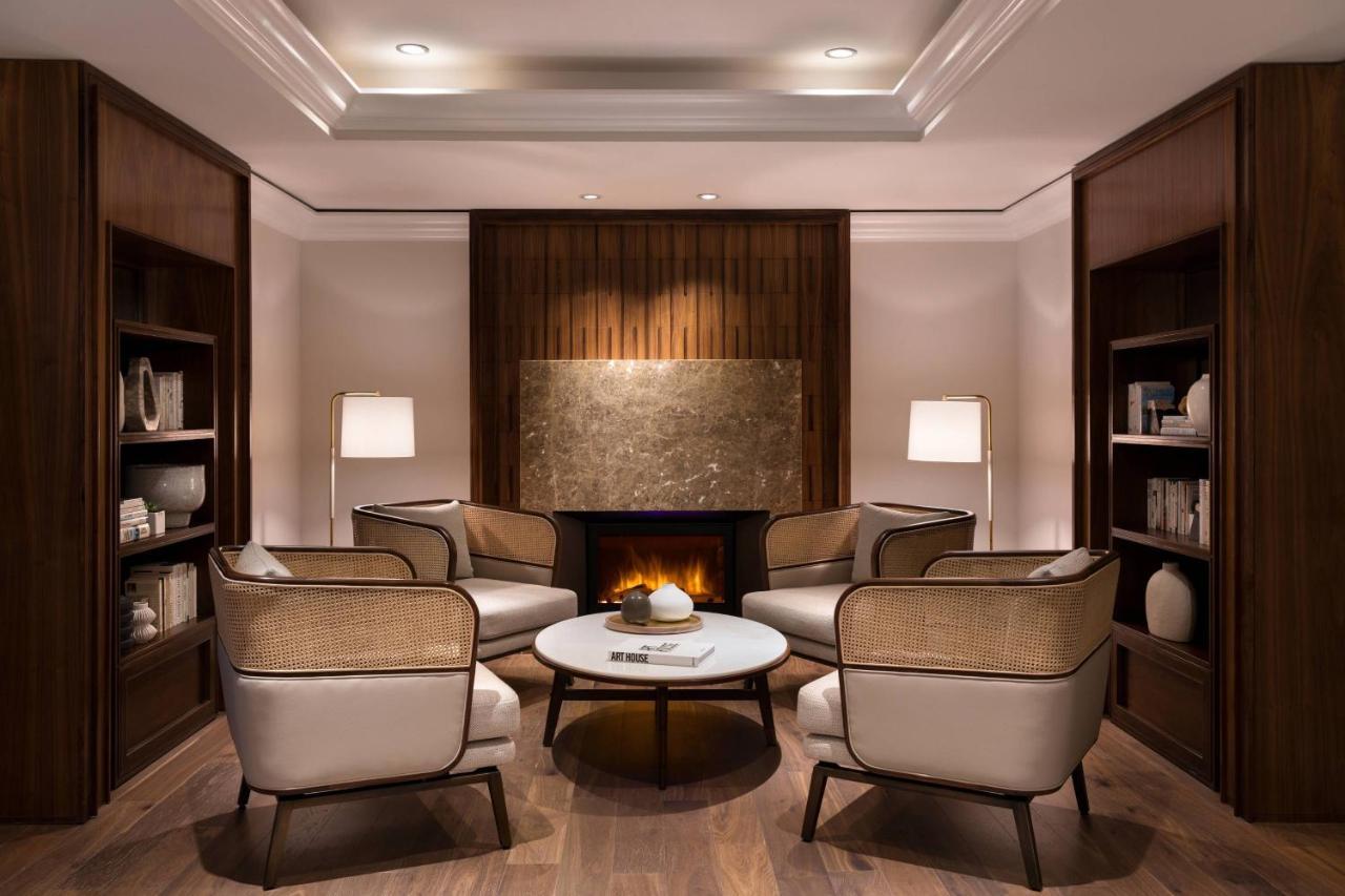 Club Lounge Access, 1 King Bed, Resort View, Guest Room,1350786274:JPEG