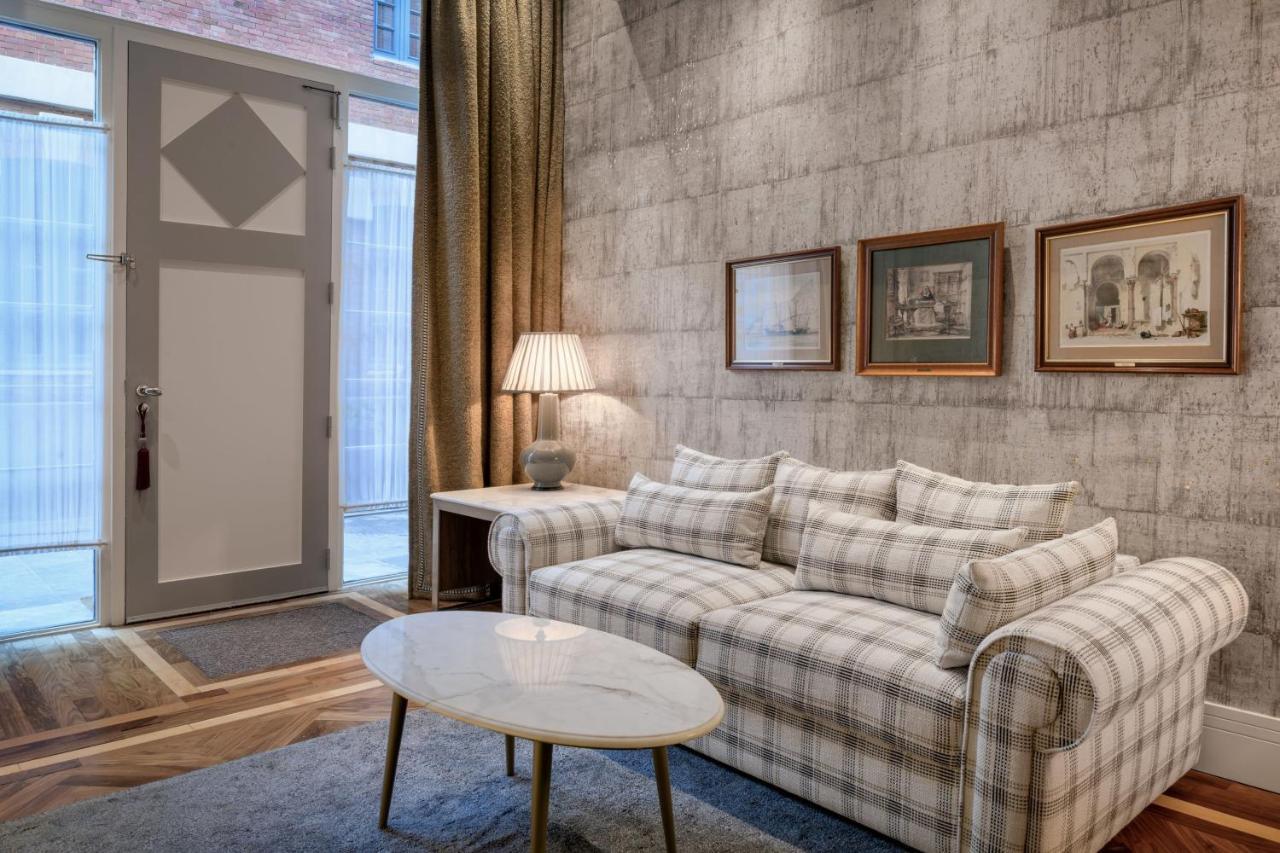 Junior King Suite