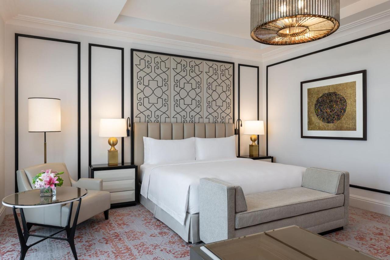 Grand Deluxe Guest room 1 King City view