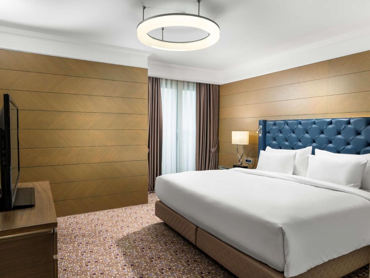 Suite with City View - Lounge Access