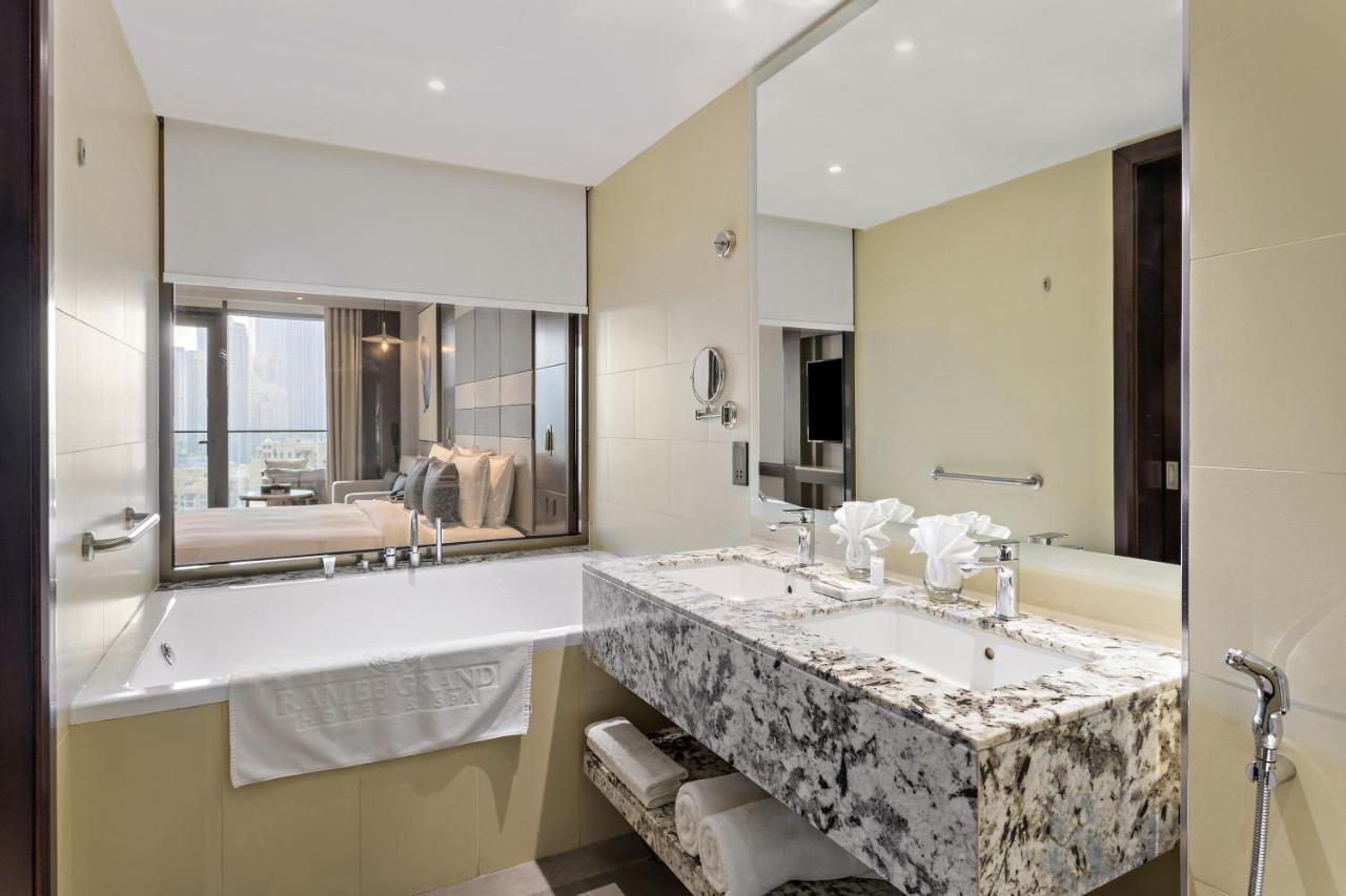 Luxury King Room with Balcony, City View and Kitchenette