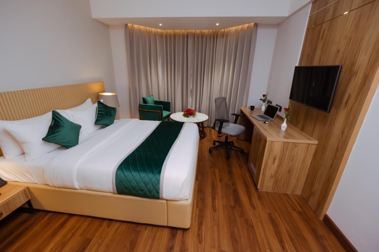 Deluxe King Room