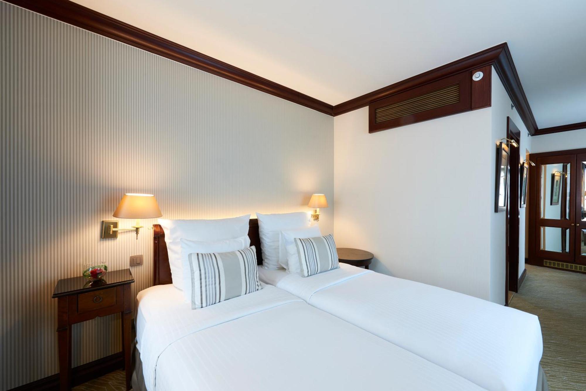 Classic Twin Room