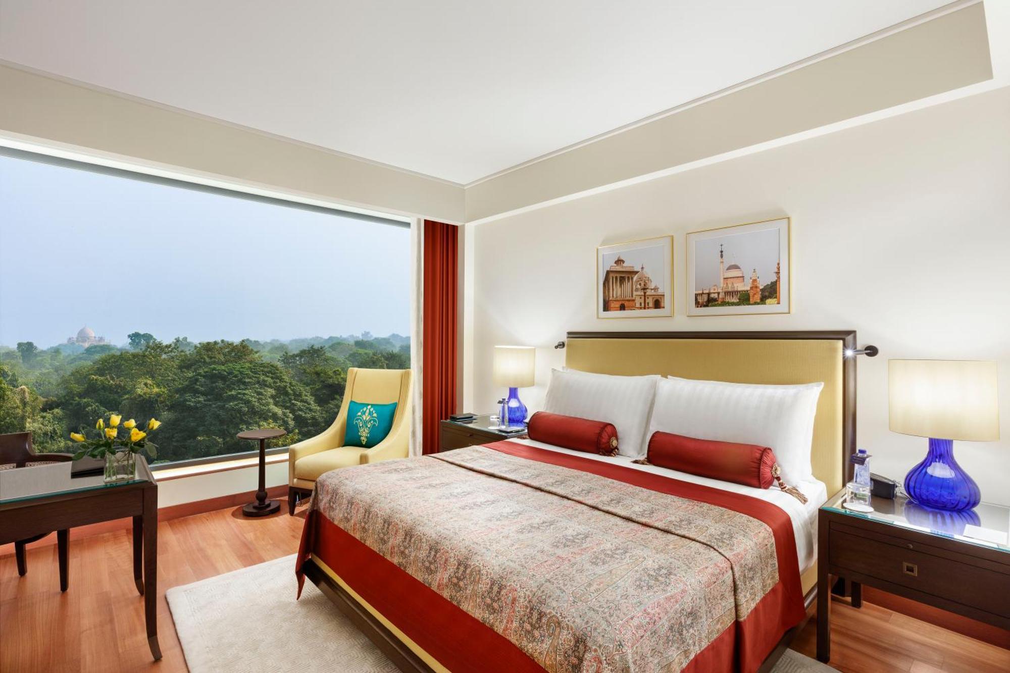 Luxury Room Golf Course Or Landmark View,706911139:JPEG