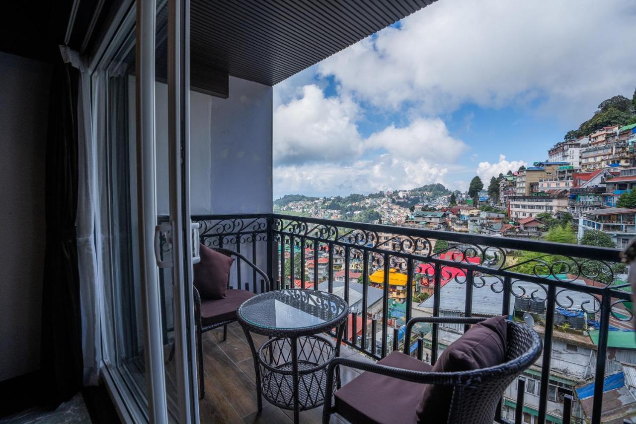 Premium View Room Balcony & Bathtub,1477779685:JPEG