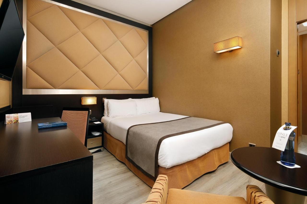 Twin Room (1 Adult)