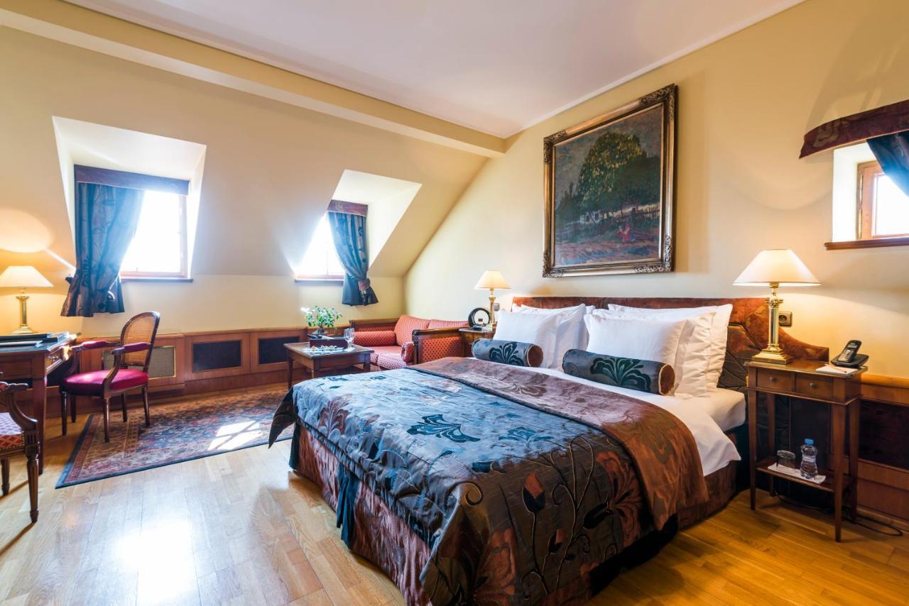 Grand Deluxe Double or Twin Room