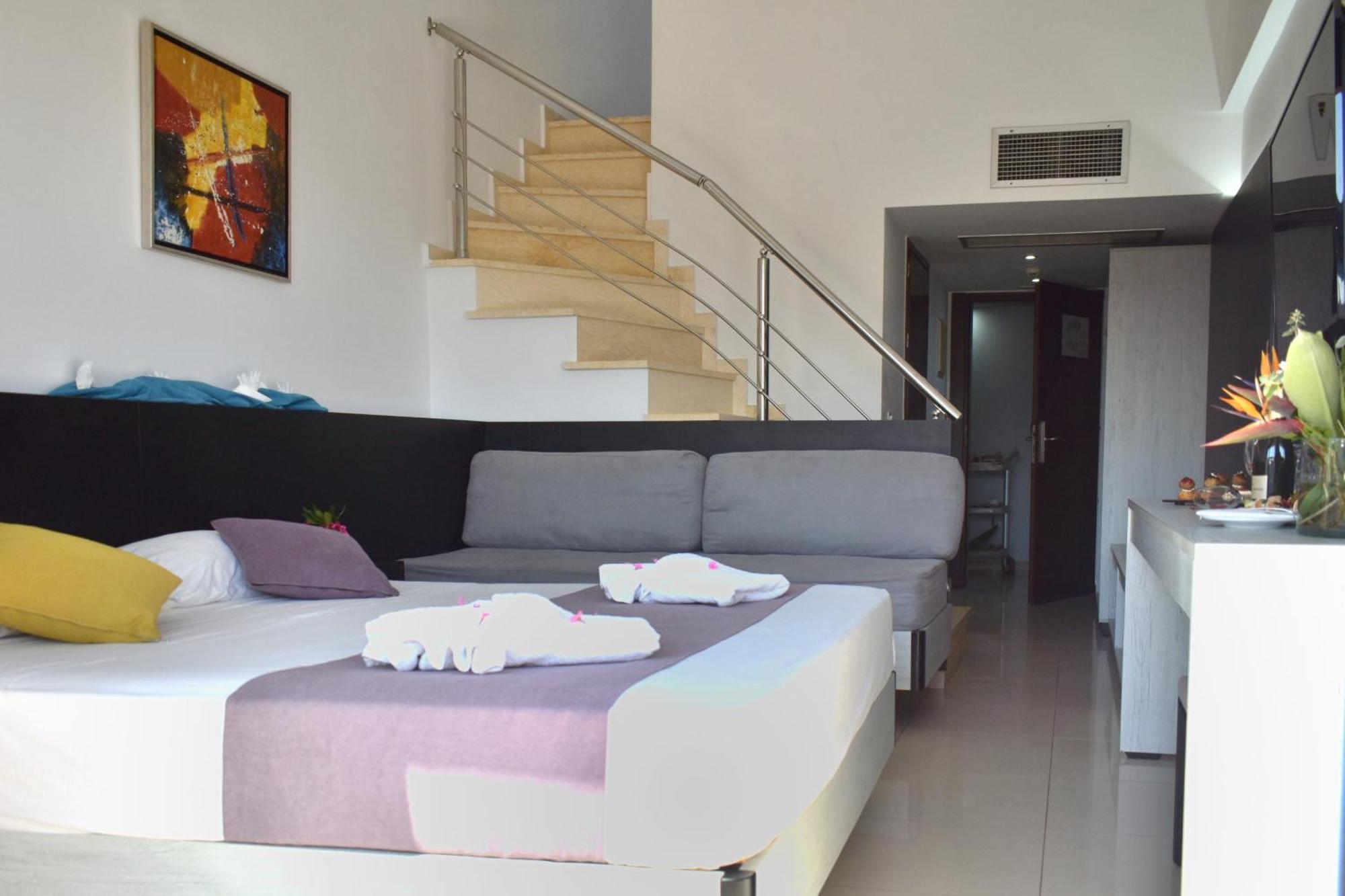 Family Room Side Sea View split level