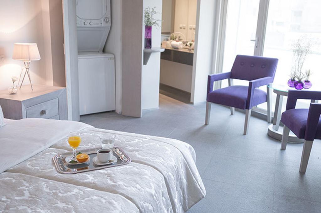 Executive Suite,174559854:JPEG