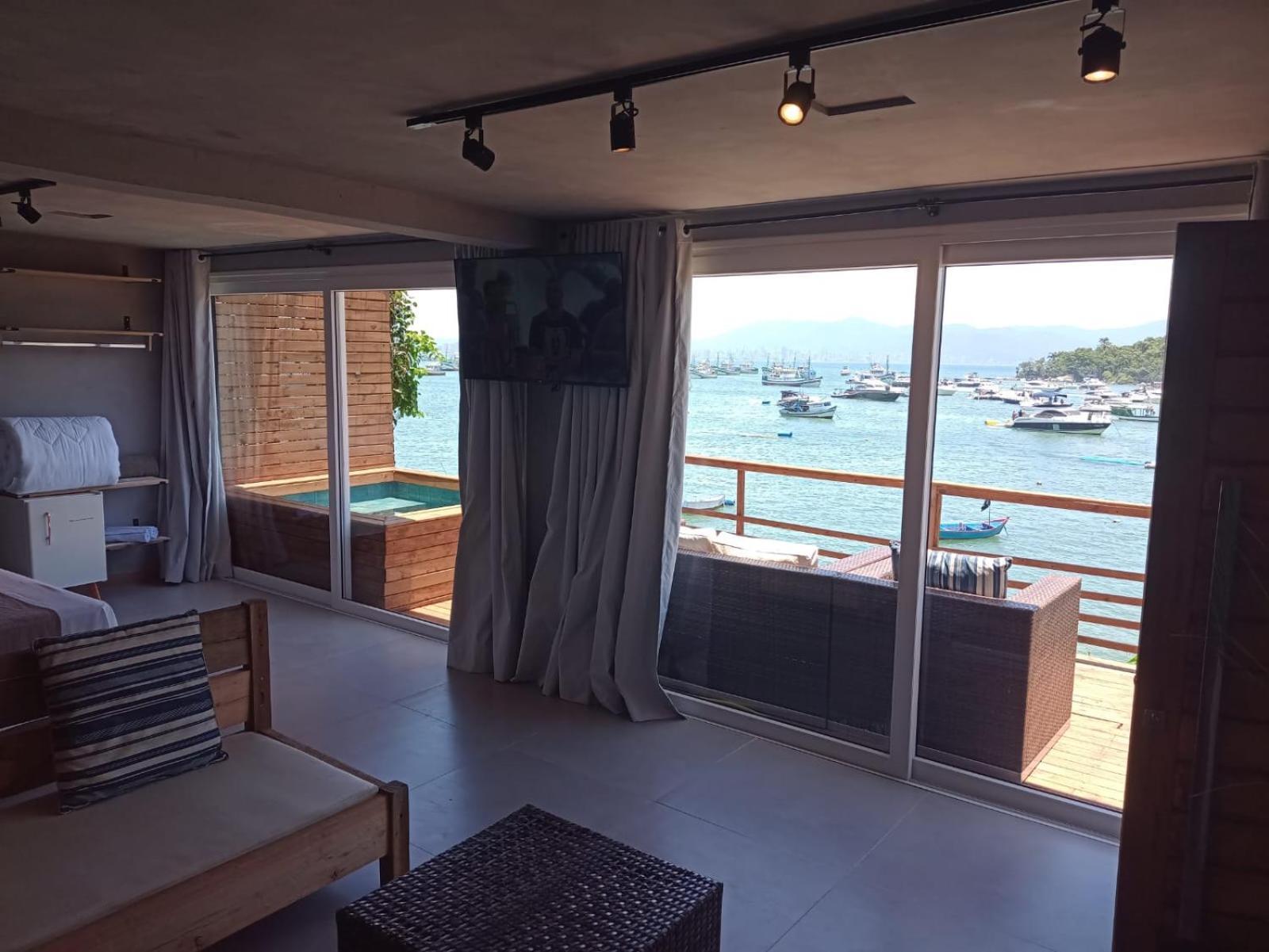 Suite with Private Pool,1522159828:JPEG