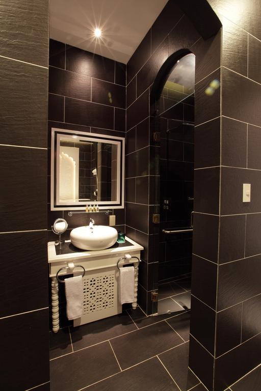 Deluxe King or Twin Room